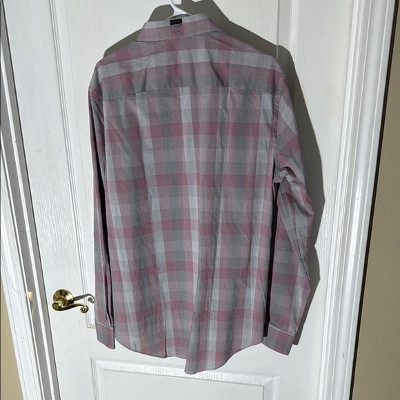 BNWT Men's Plaid Shirt - Red and Gray: SIZE 16.6/34-35 - Picture 4 of 4
